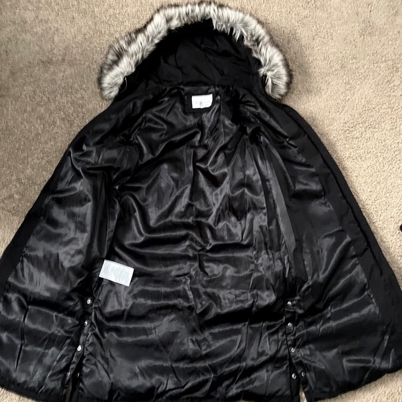 📦SOLD📦Women’s BCBGeneration Faux-Fur Hooded Puffer Coat. Size S - Picture 8 of 10